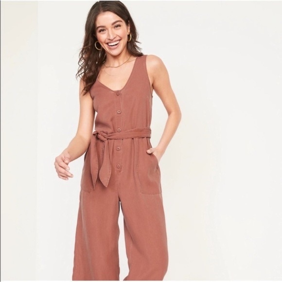 NWT Old Navy voop neck button up wide leg sleeveless mauve jumpsuit - Picture 2 of 6